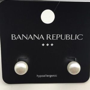 Brand new pearl earrings